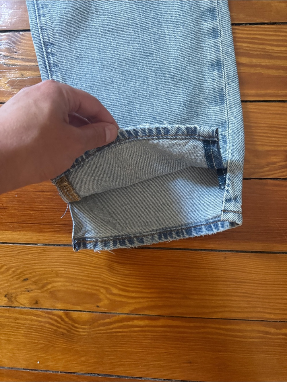 Abercrombie distressed loose jeans - Picture 3 of 4